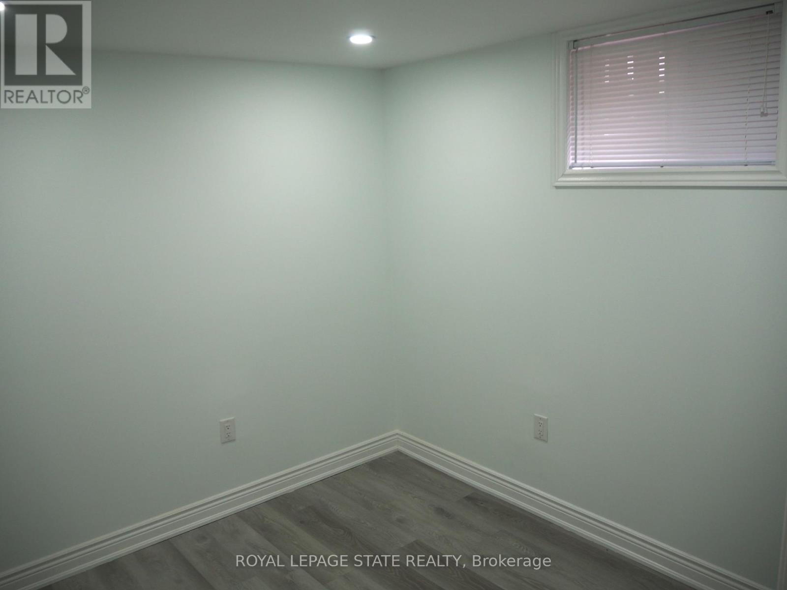 8 Knowles Street, Hamilton, Ontario  L8K 3V5 - Photo 14 - X12636310