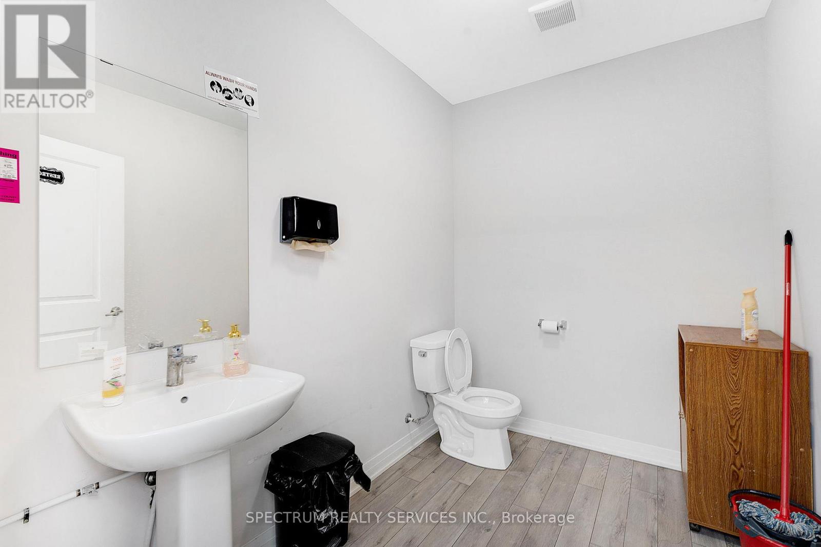 204 - 585 Colborne Street E, Brantford, Ontario  N3S 3P7 - Photo 13 - X12636312