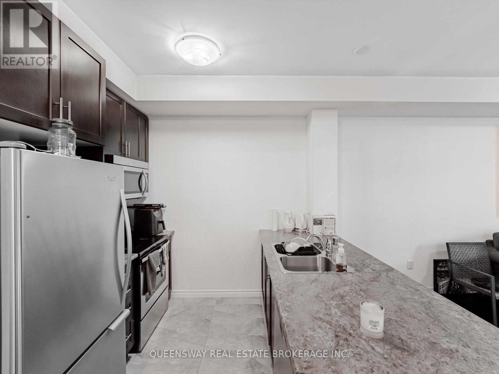 217 - 35 Southshore Crescent, Hamilton, Ontario  L8E 0J2 - Photo 10 - X12636318