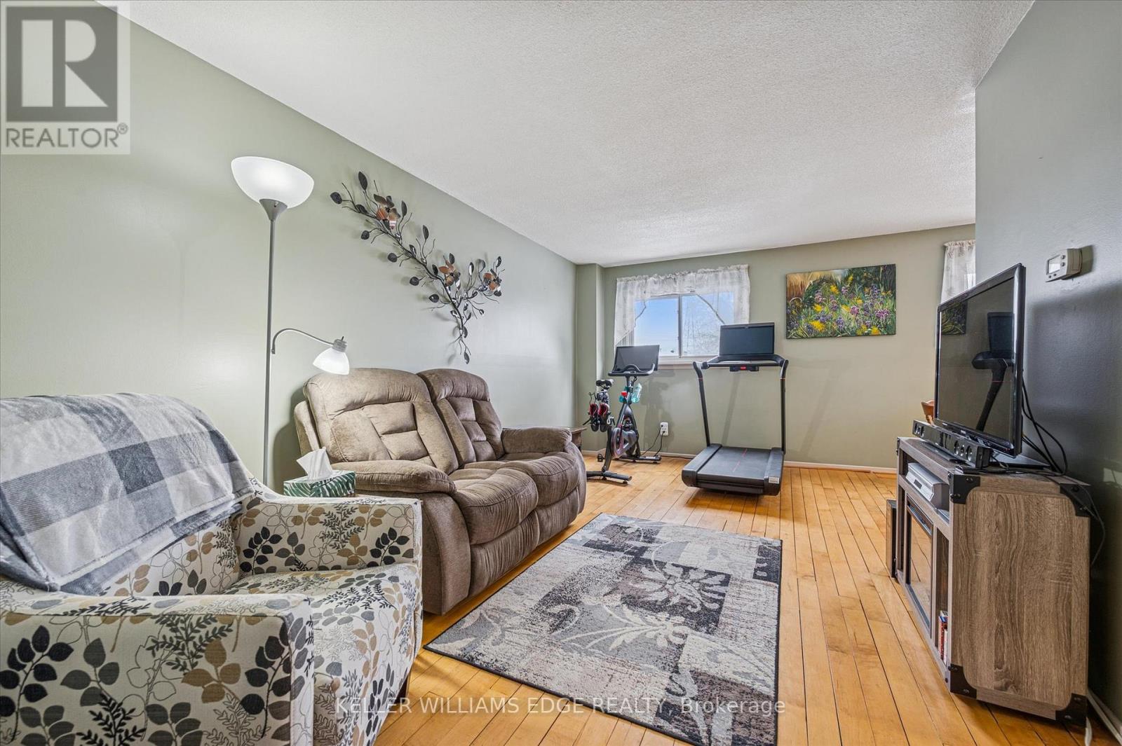 31 - 51 Paulander Drive, Kitchener, Ontario N2M 5E5 - Photo 4 - X12636334
