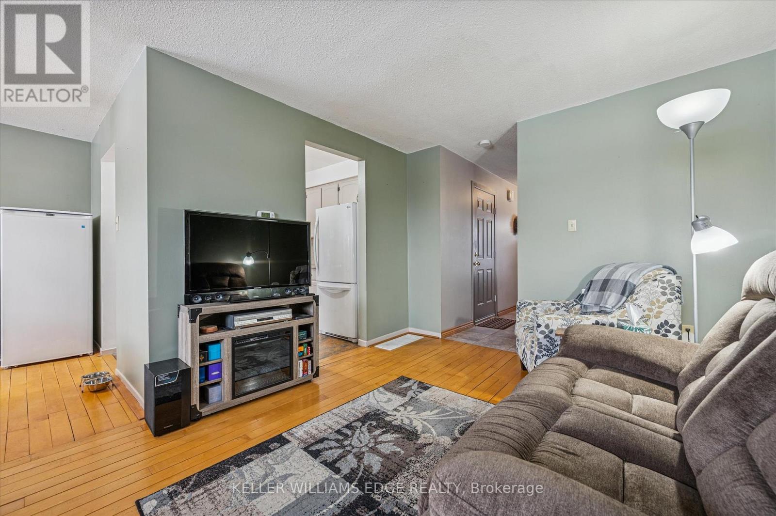 31 - 51 Paulander Drive, Kitchener, Ontario N2M 5E5 - Photo 6 - X12636334