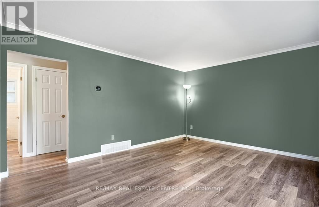 Unit - B - 154 Montgomery Road, Kitchener, Ontario  N2H 3P6 - Photo 3 - X12636362