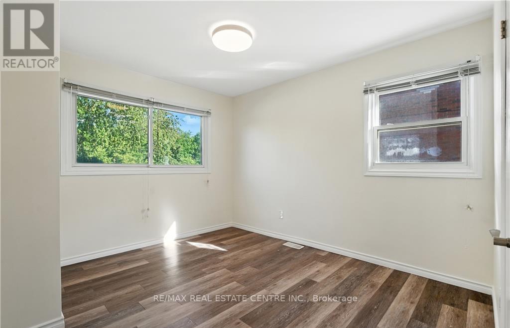 Unit - B - 154 Montgomery Road, Kitchener, Ontario  N2H 3P6 - Photo 9 - X12636362