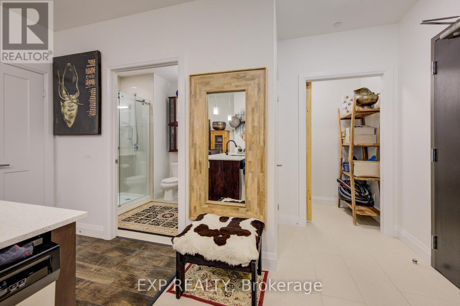 417 - 399 Queen Street S, Kitchener, Ontario N2G 0C4 - Photo 3 - X12636398