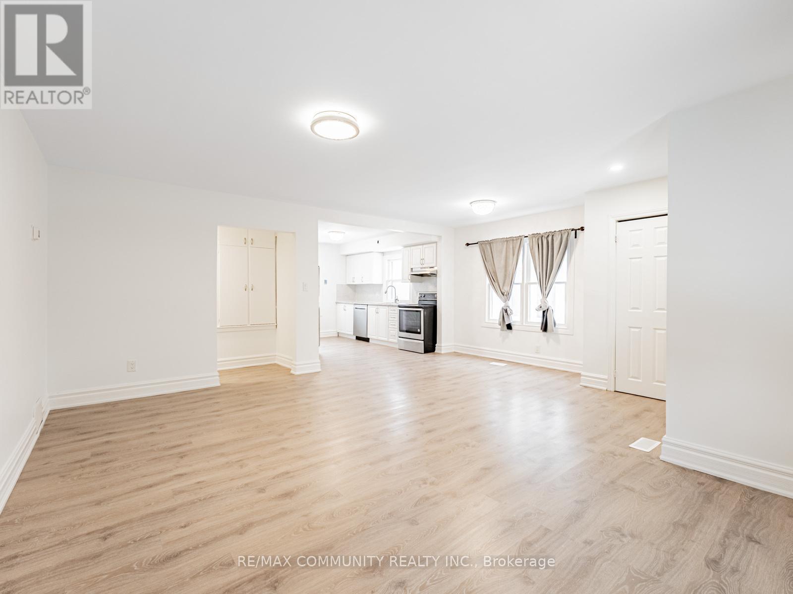 80 Livingston Avenue, Grimsby, Ontario  L3M 1L5 - Photo 10 - X12636422