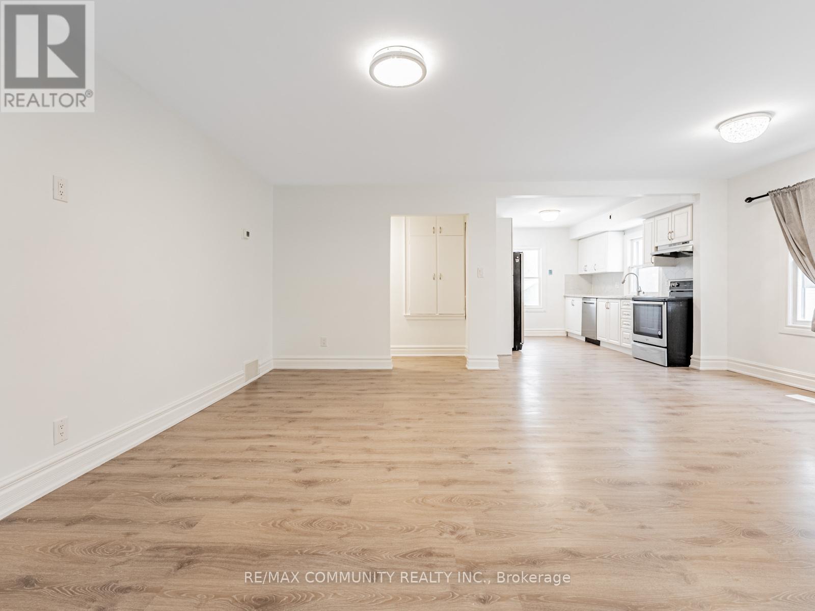 80 Livingston Avenue, Grimsby, Ontario  L3M 1L5 - Photo 11 - X12636422