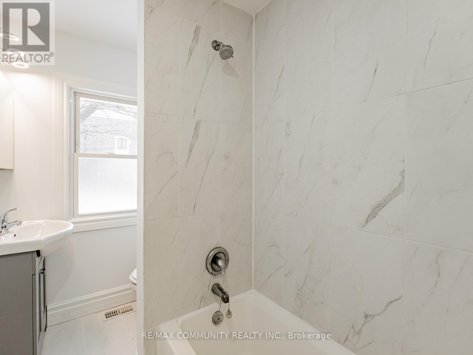 80 Livingston Avenue, Grimsby, Ontario  L3M 1L5 - Photo 21 - X12636422