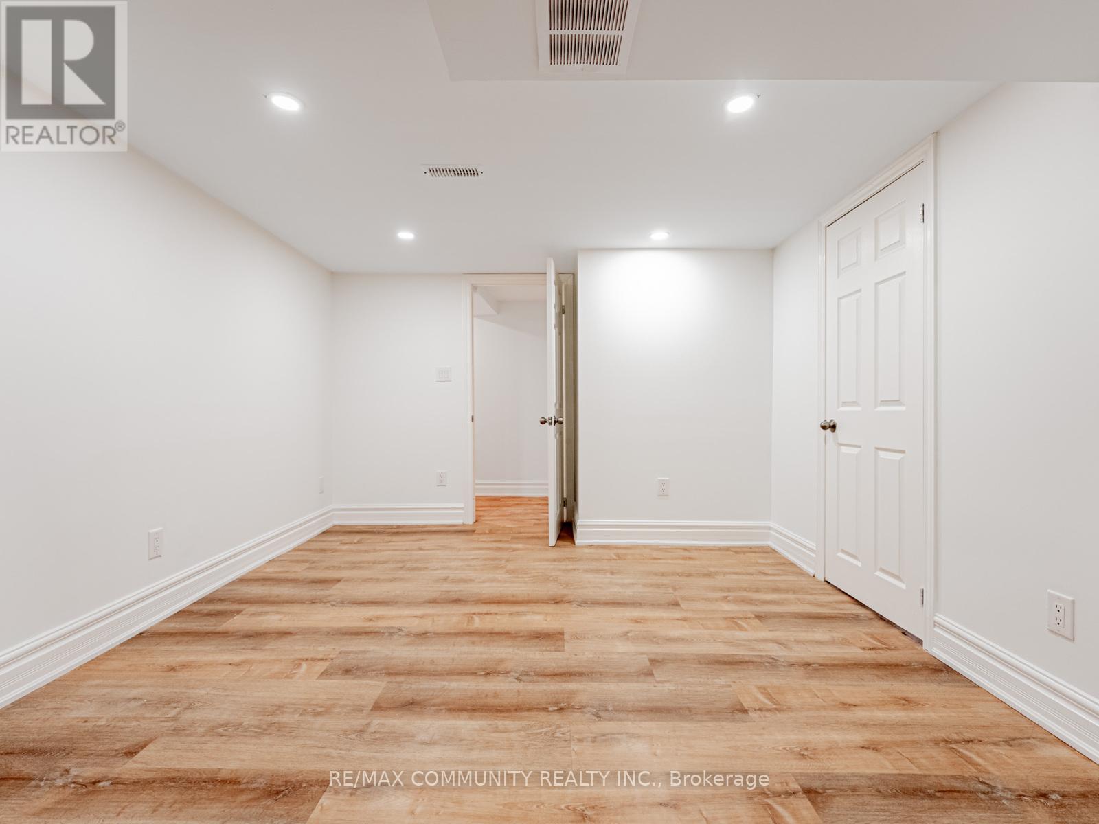 80 Livingston Avenue, Grimsby, Ontario  L3M 1L5 - Photo 26 - X12636422