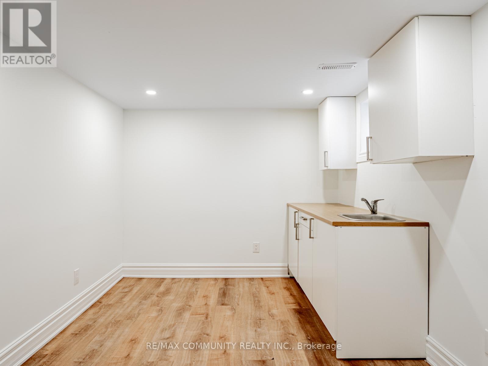 80 Livingston Avenue, Grimsby, Ontario  L3M 1L5 - Photo 29 - X12636422