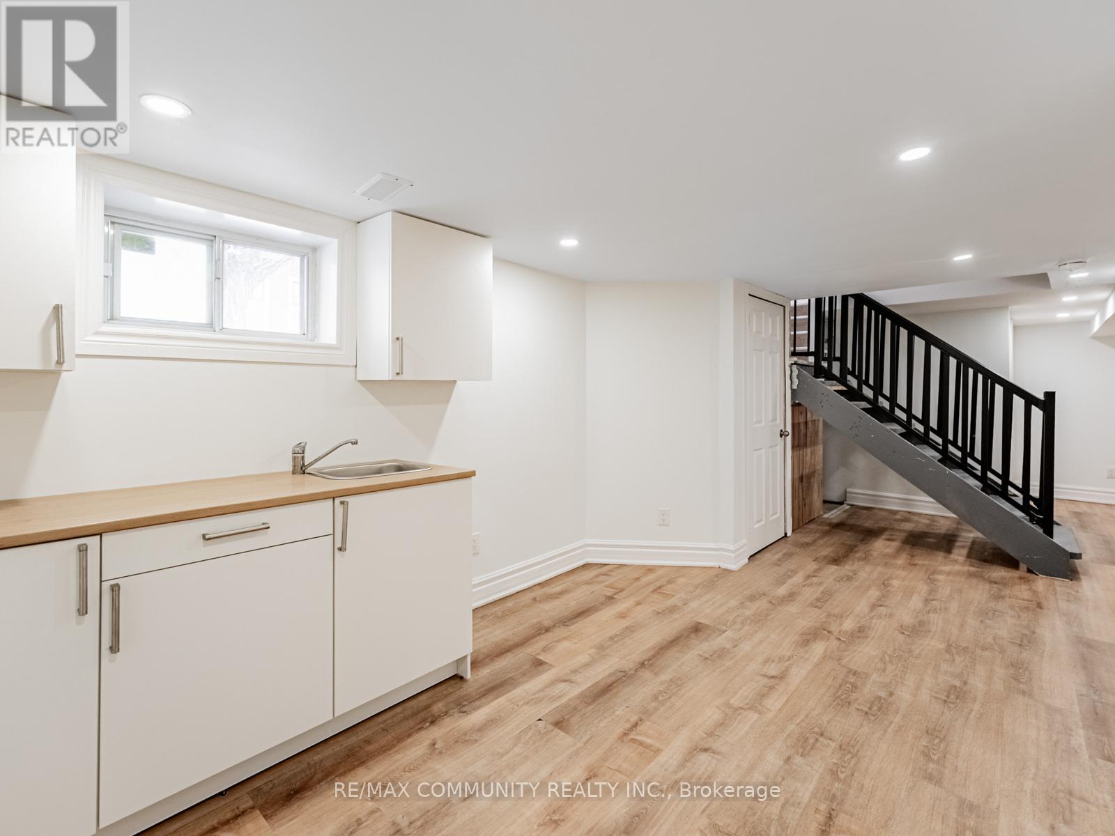 80 Livingston Avenue, Grimsby, Ontario  L3M 1L5 - Photo 30 - X12636422