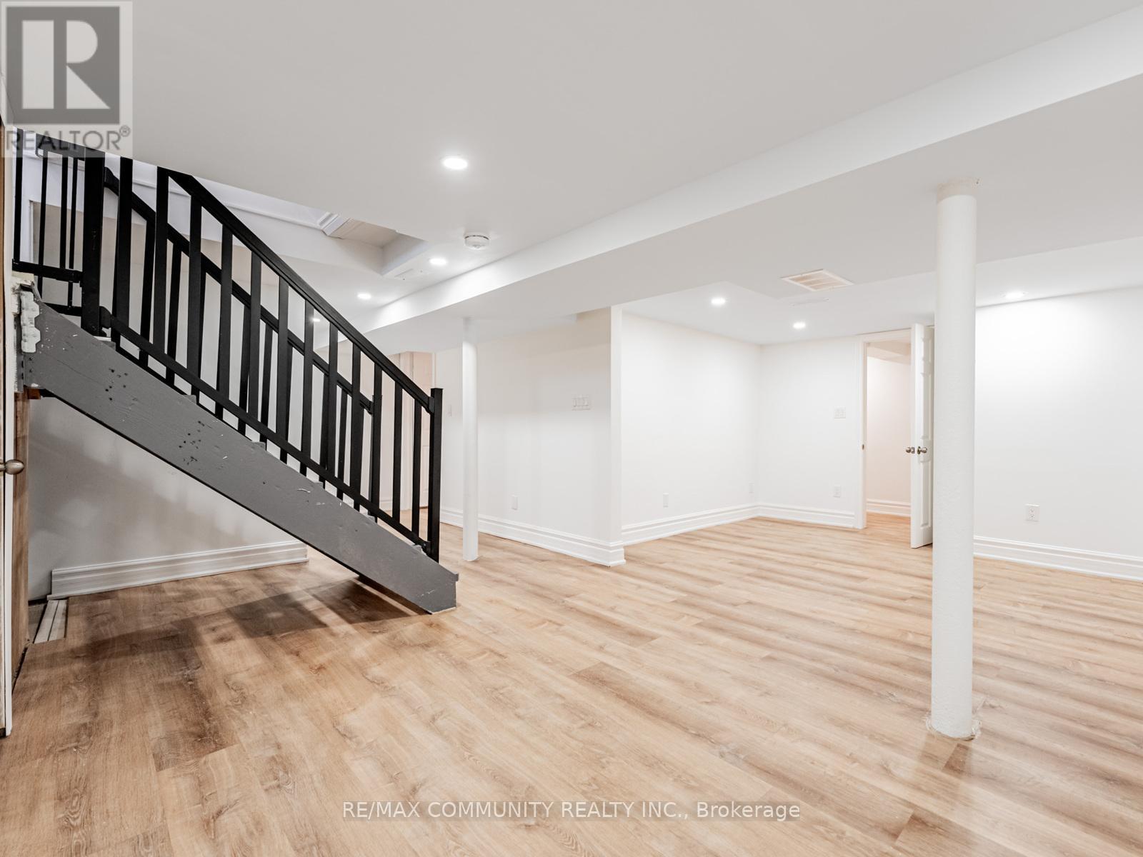 80 Livingston Avenue, Grimsby, Ontario  L3M 1L5 - Photo 31 - X12636422