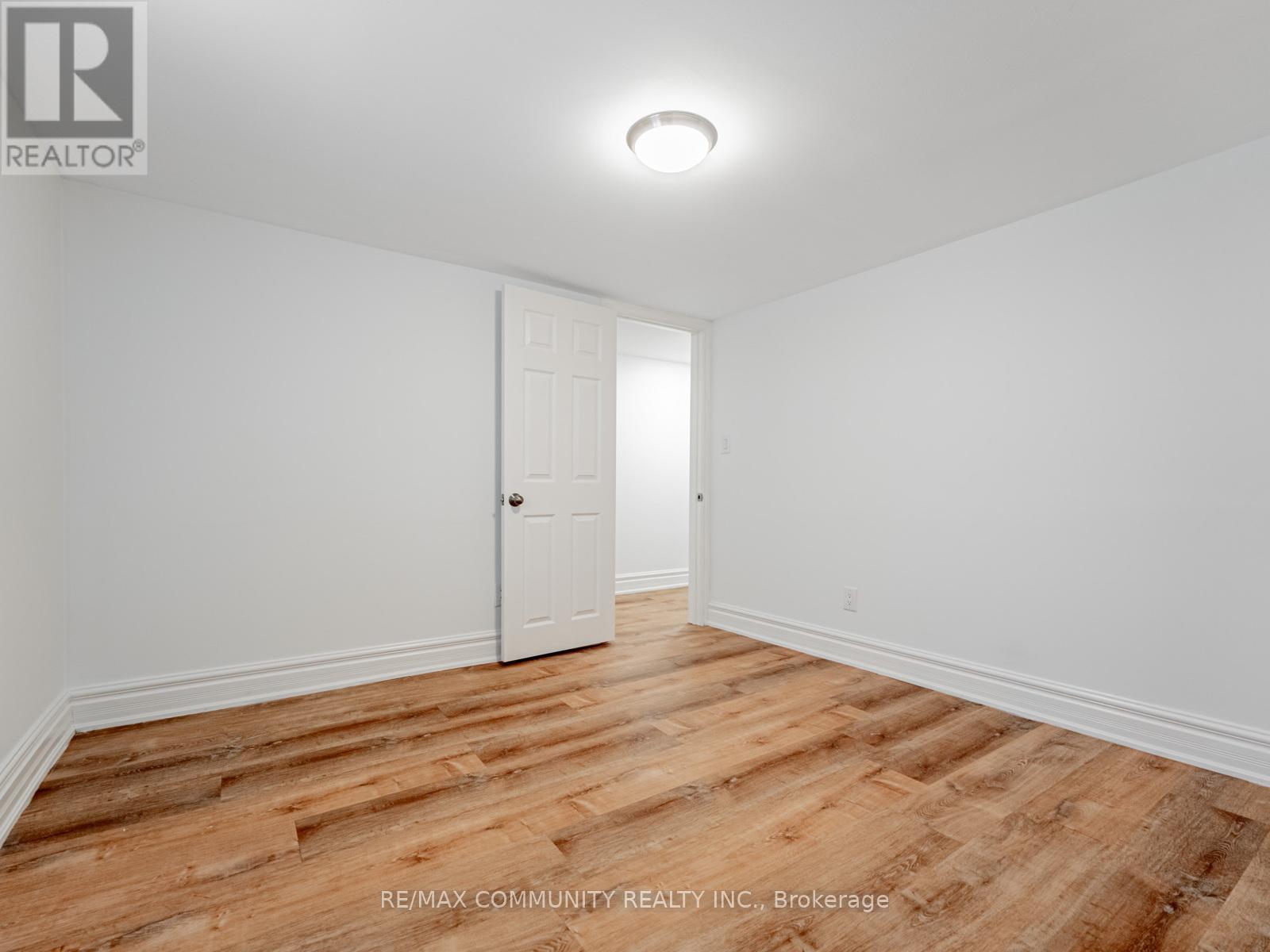 80 Livingston Avenue, Grimsby, Ontario  L3M 1L5 - Photo 35 - X12636422