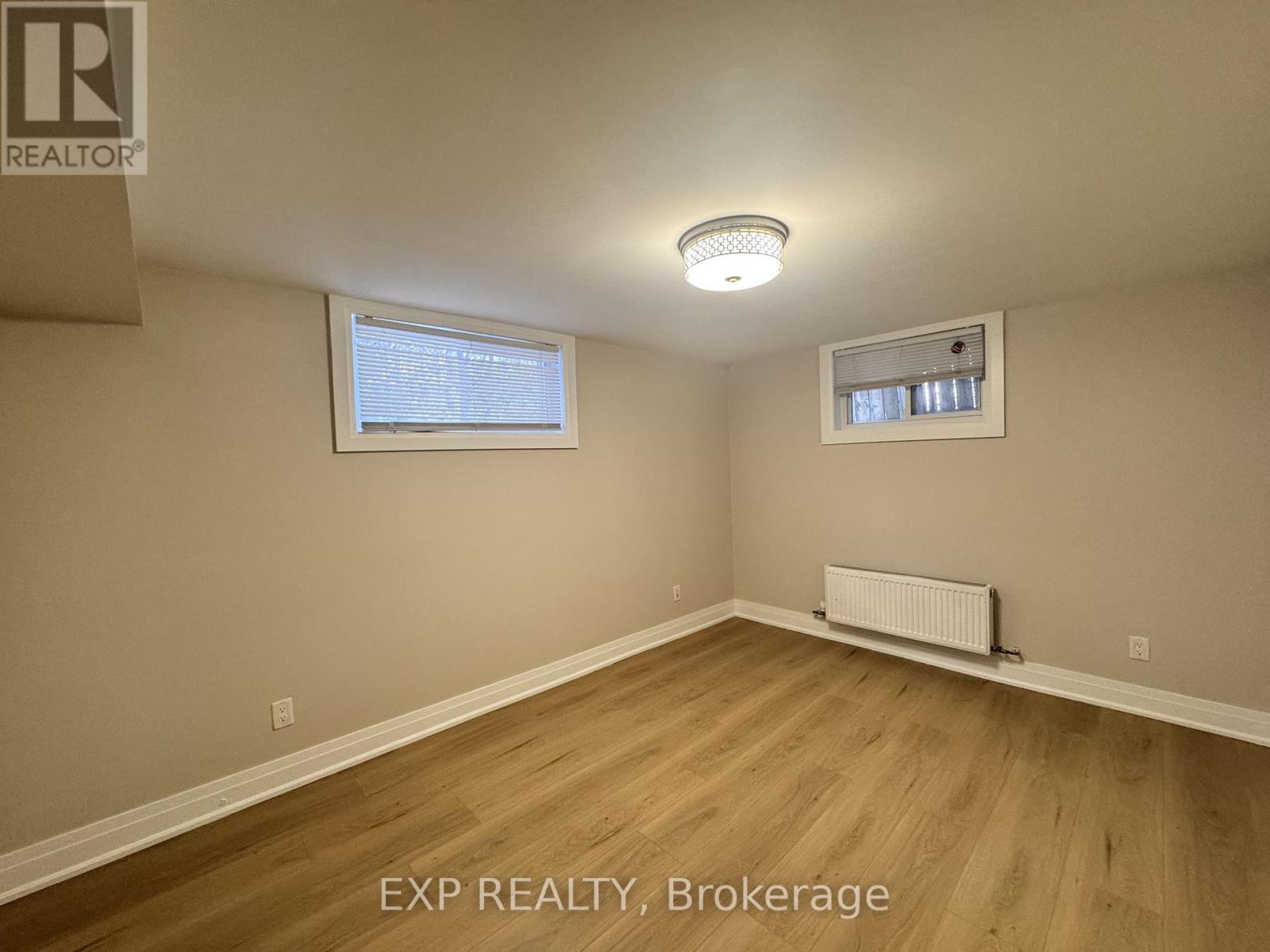 324 West 5th Street, Hamilton, Ontario  L9C 3P3 - Photo 11 - X12636454