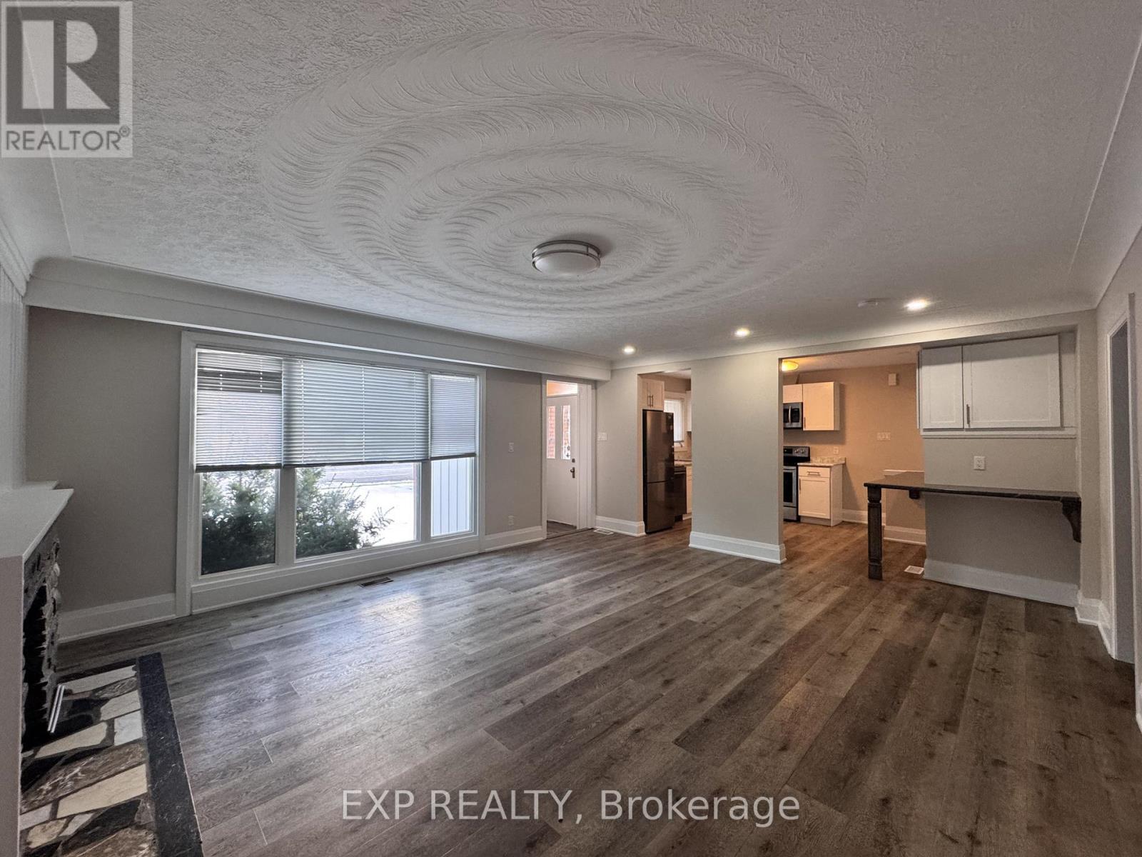 324 West 5th Street, Hamilton, Ontario  L9C 3P3 - Photo 2 - X12636454