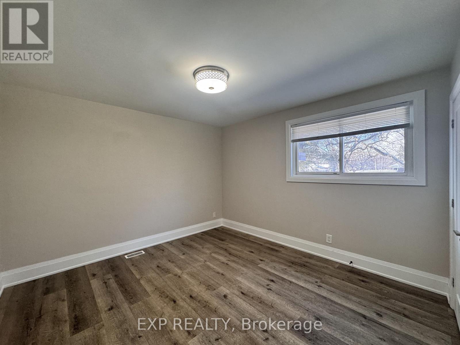324 West 5th Street, Hamilton, Ontario  L9C 3P3 - Photo 4 - X12636454