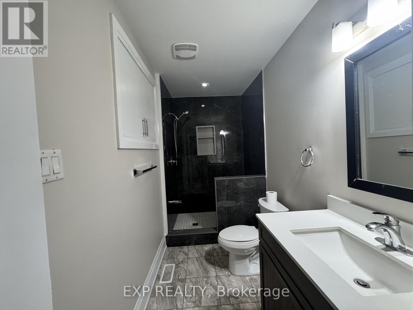 324 West 5th Street, Hamilton, Ontario  L9C 3P3 - Photo 6 - X12636454