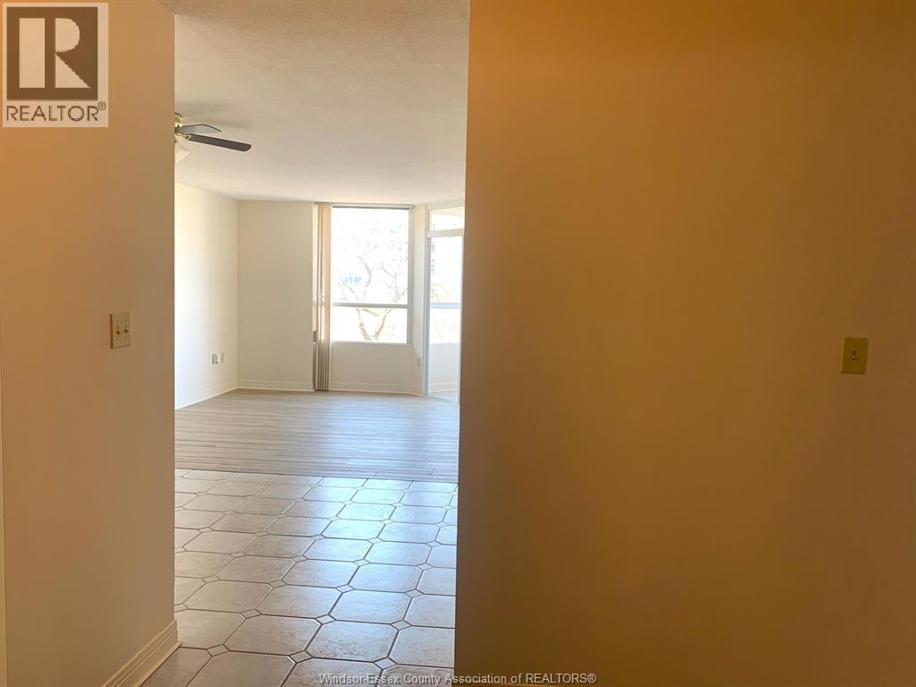 75 Riverside Drive East Unit# 410, Windsor, Ontario N9A 7C4 - Photo 3 - 25031734