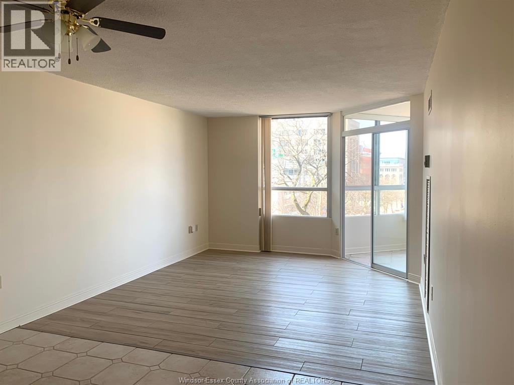 75 Riverside Drive East Unit# 410, Windsor, Ontario N9A 7C4 - Photo 4 - 25031734