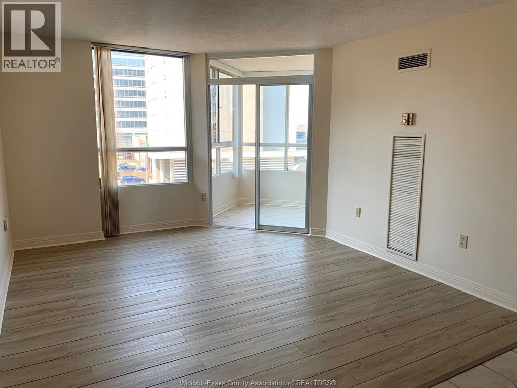 75 Riverside Drive East Unit# 410, Windsor, Ontario N9A 7C4 - Photo 5 - 25031734