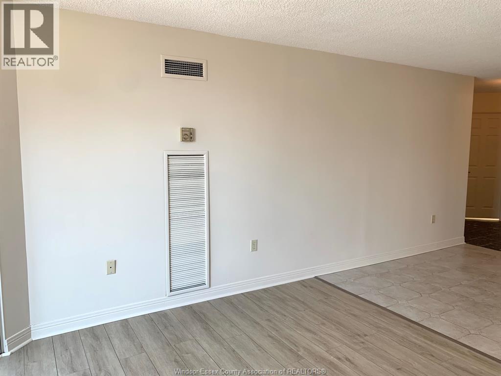 75 Riverside Drive East Unit# 410, Windsor, Ontario N9A 7C4 - Photo 6 - 25031734