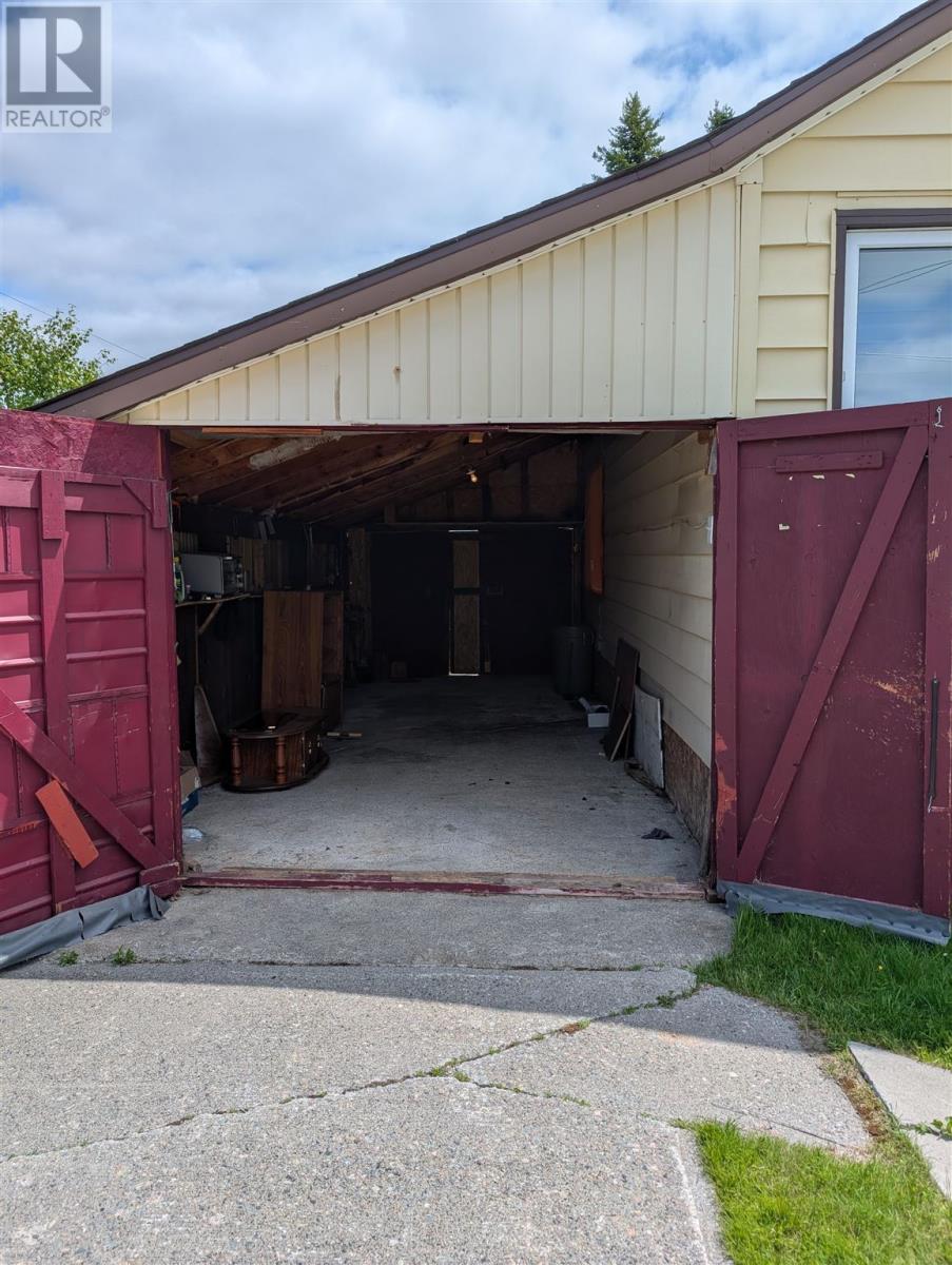 61 Third Ave, Wawa, Ontario  P0S 1K0 - Photo 24 - SM251570