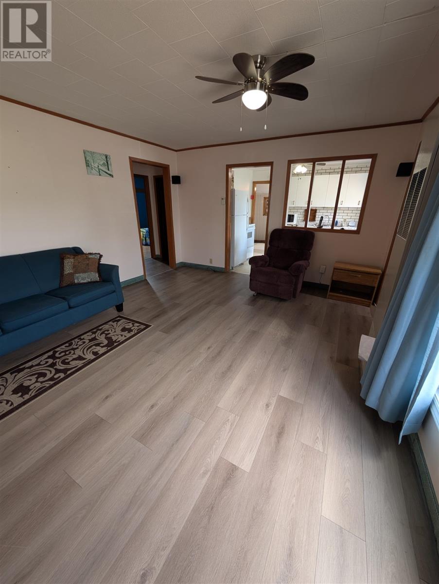 61 Third Ave, Wawa, Ontario  P0S 1K0 - Photo 11 - SM251570