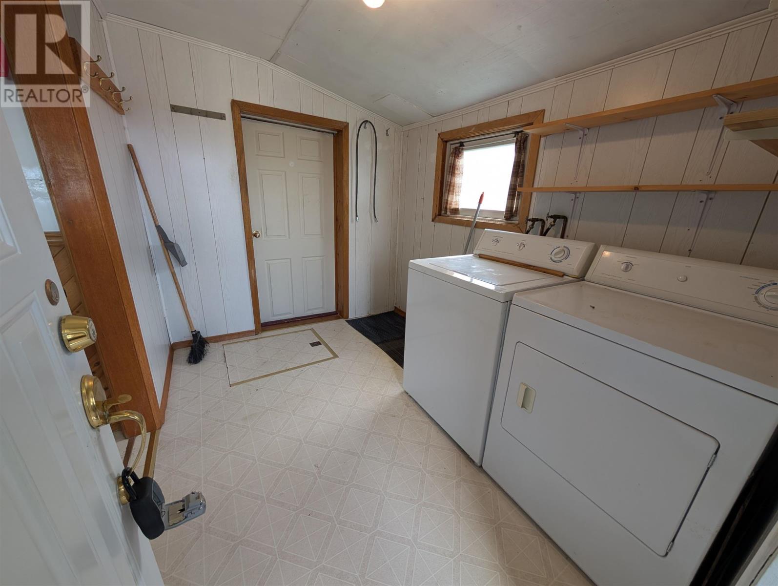 61 Third Ave, Wawa, Ontario  P0S 1K0 - Photo 3 - SM251570