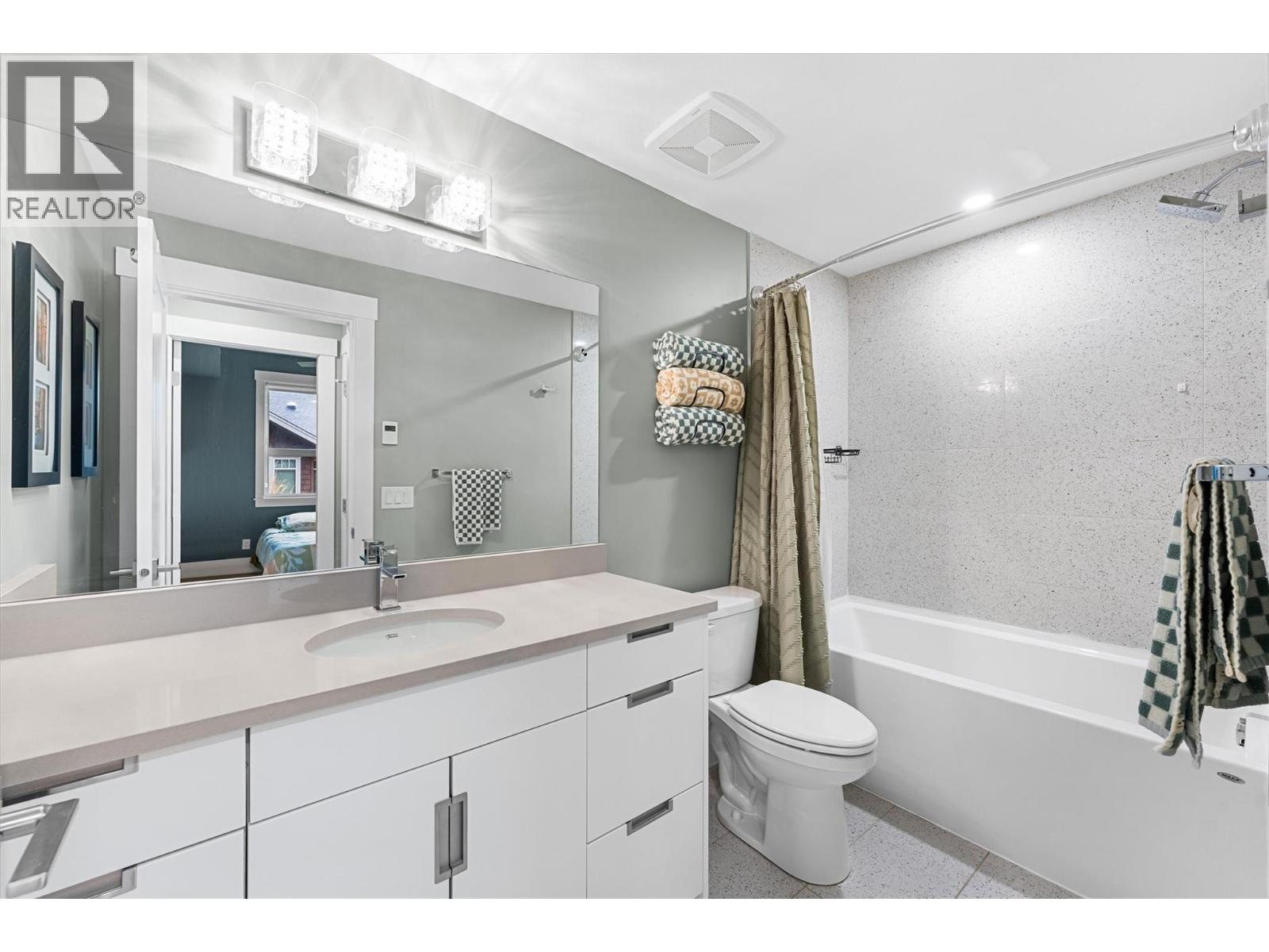 4000 Redstone Crescent Unit# 220, Peachland, British Columbia  V0H 1X5 - Photo 35 - 10371155