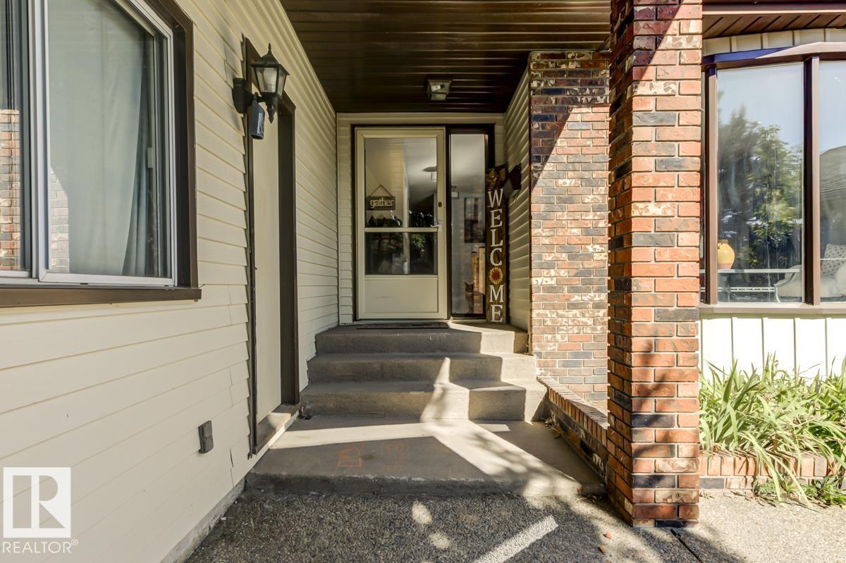 669 Village Dr, Sherwood Park, Alberta  T8A 4N2 - Photo 2 - E4458536