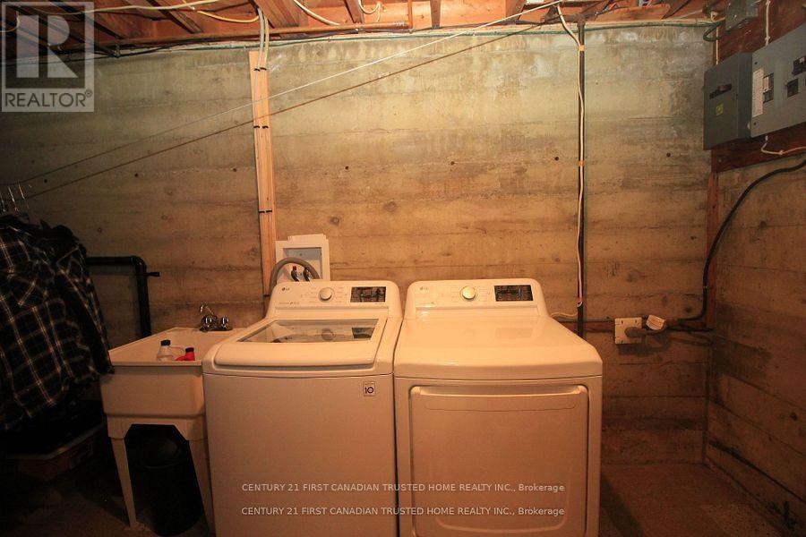 133 Deer Park Circle W, London North, Ontario  N6H 3B9 - Photo 38 - X12636486