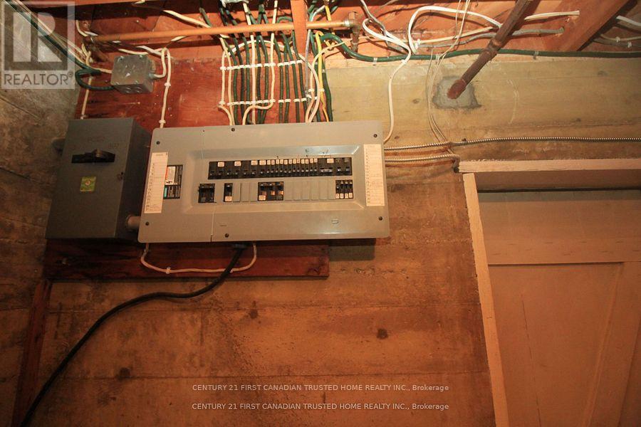 133 Deer Park Circle W, London North, Ontario  N6H 3B9 - Photo 39 - X12636486