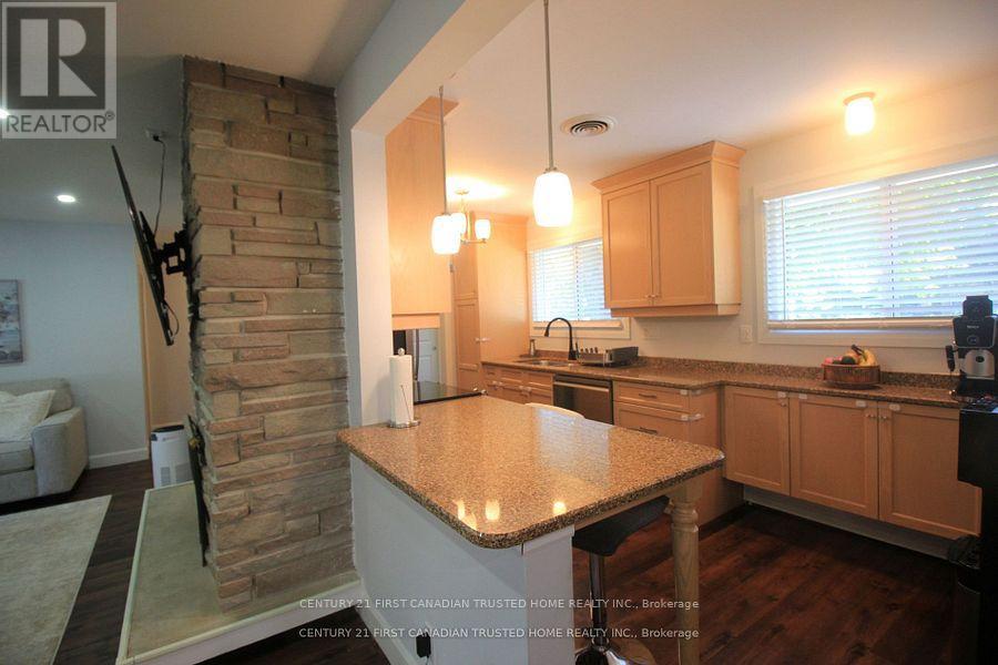 133 Deer Park Circle W, London North, Ontario  N6H 3B9 - Photo 7 - X12636486