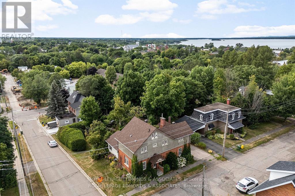 400 Centre Street, Pembroke, Ontario  K8A 1J5 - Photo 4 - X12636496