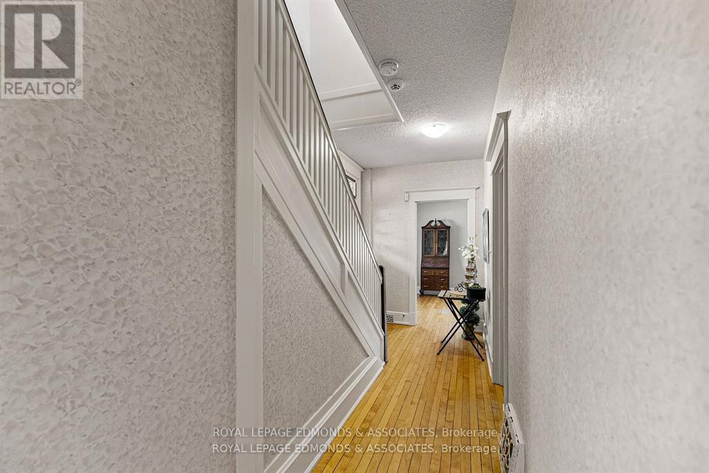 400 Centre Street, Pembroke, Ontario  K8A 1J5 - Photo 7 - X12636496