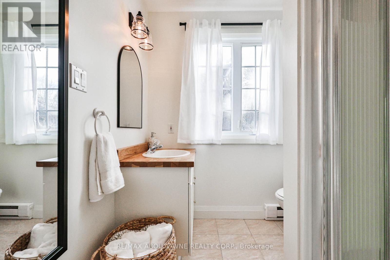 52 Kerr Street, Oakville, Ontario  L6K 3A1 - Photo 33 - W12633368