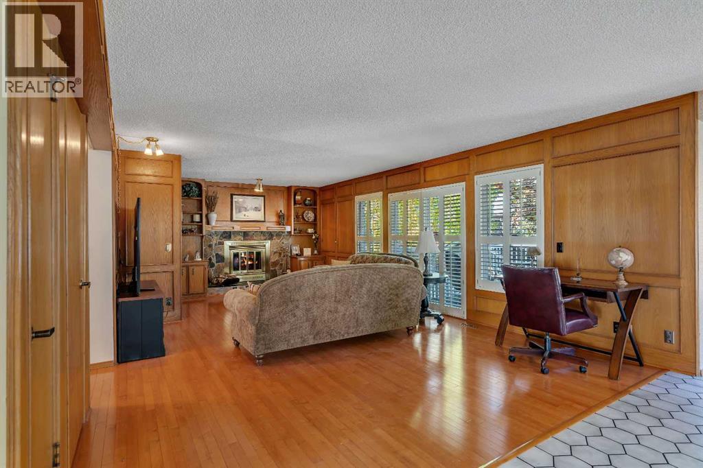 223 Shawnee Mews Sw, Calgary, Alberta  T2Y 1W4 - Photo 15 - A2269251