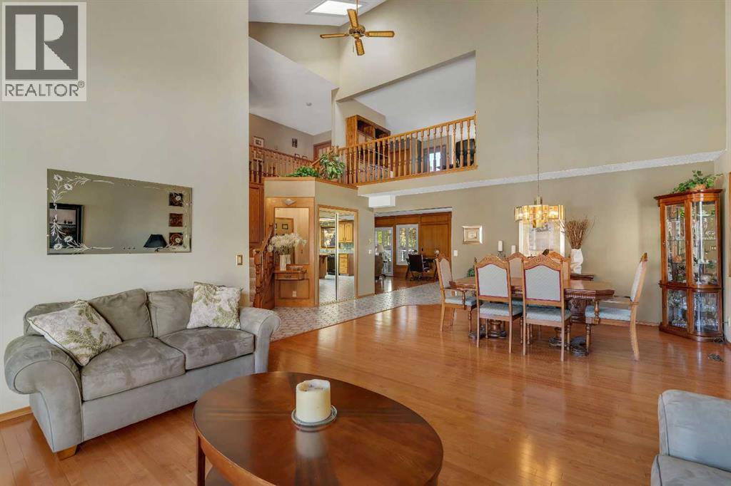 223 Shawnee Mews Sw, Calgary, Alberta  T2Y 1W4 - Photo 5 - A2269251