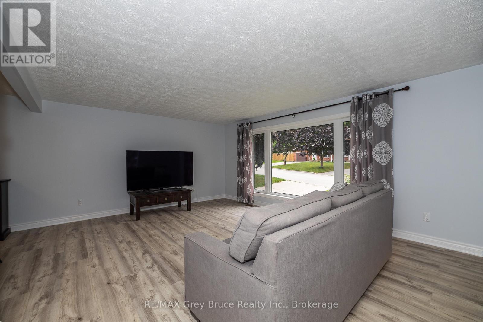 260 8th A Avenue E, Owen Sound, Ontario  N4K 6L2 - Photo 18 - X12492576