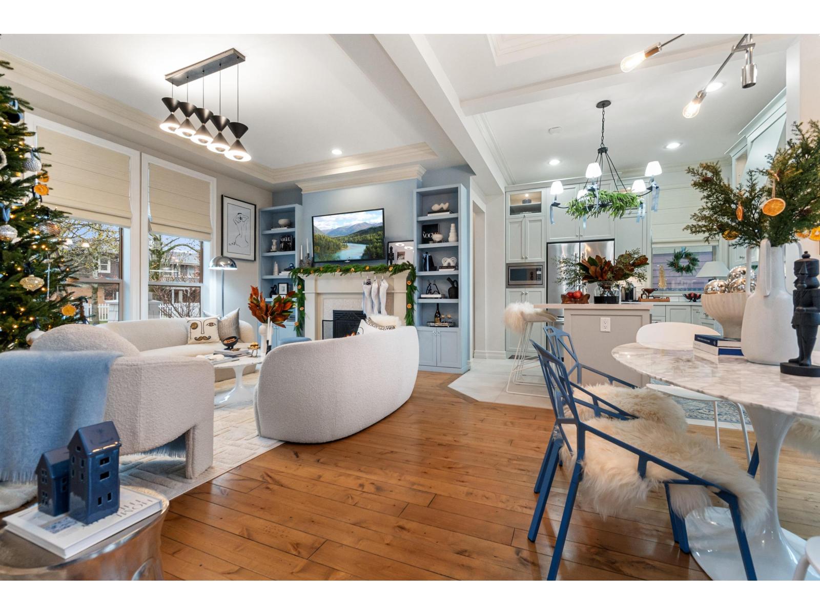 5850 Cowichan Street, Garrison Crossing, Chilliwack, British Columbia  V2R 0G8 - Photo 2 - R3073211