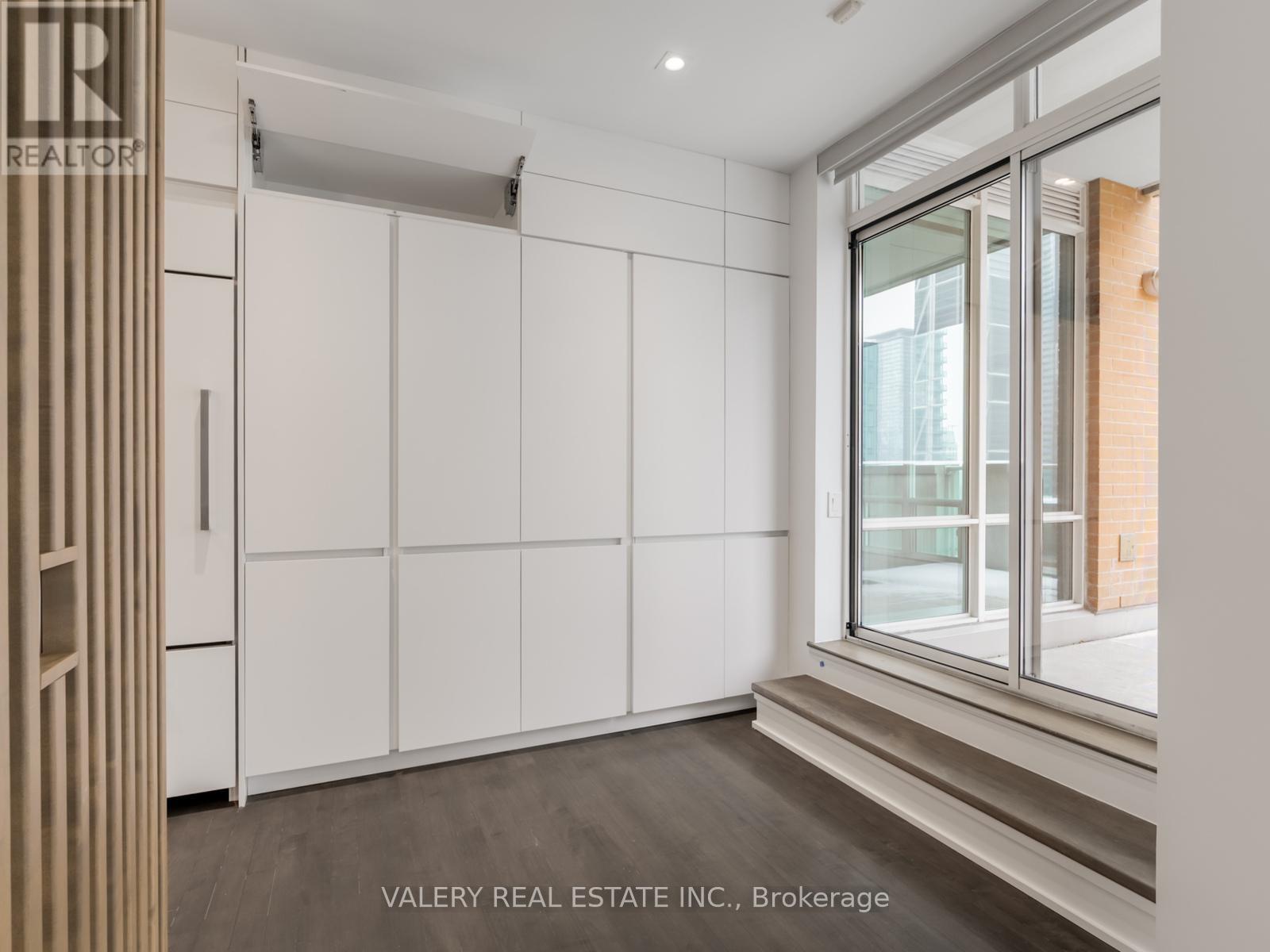 14d - 61 Yorkville Avenue, Toronto, Ontario  M5R 3V6 - Photo 9 - C12636498