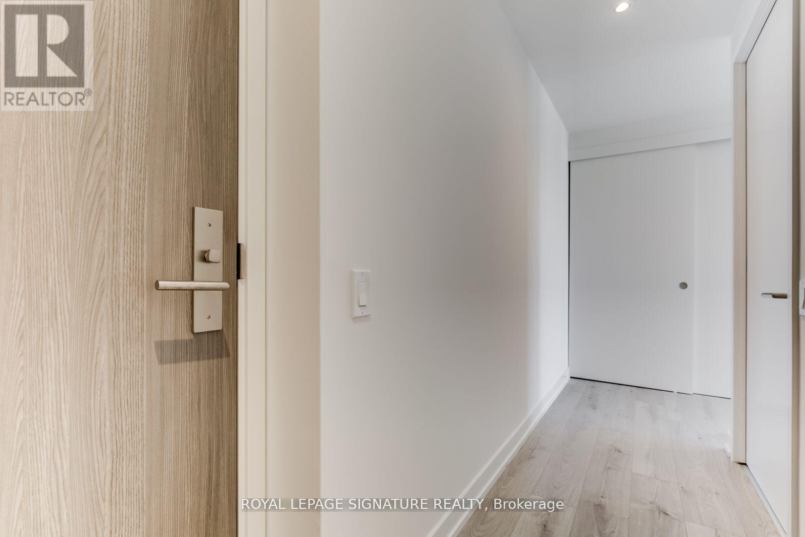 2003 - 161 Roehampton Avenue, Toronto, Ontario  M4P 0C8 - Photo 2 - C12636546