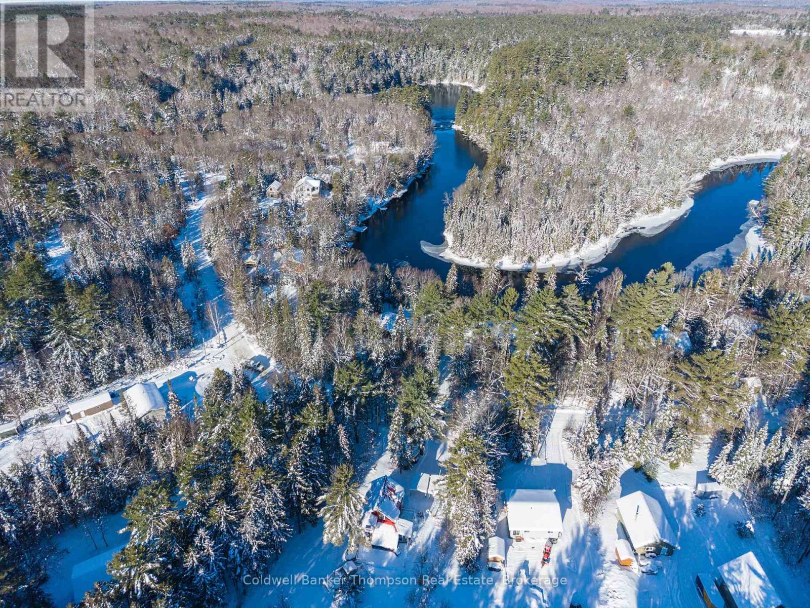 322 Balsam Chutes Road, Huntsville, Ontario P0B 1L0 - Photo 2 - X12476436