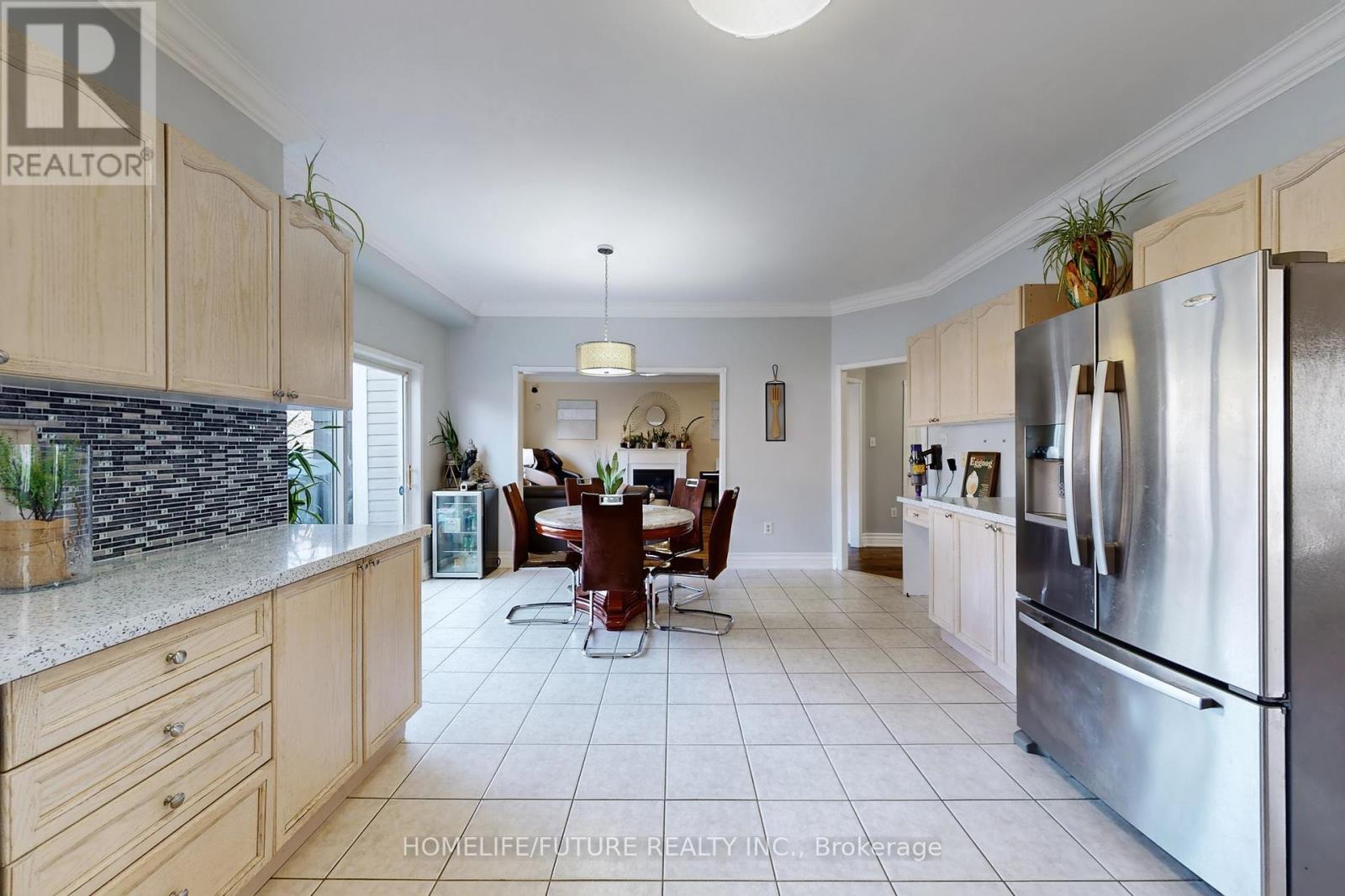 94 Carnwith Drive E, Whitby, Ontario  L1M 2K8 - Photo 11 - E12636508