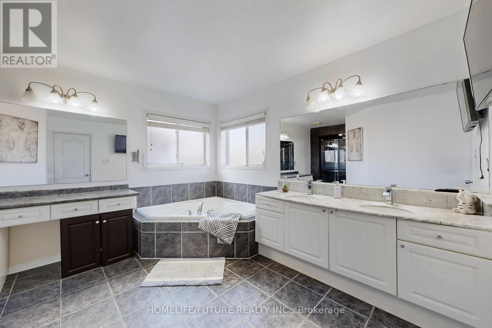 94 Carnwith Drive E, Whitby, Ontario  L1M 2K8 - Photo 22 - E12636508