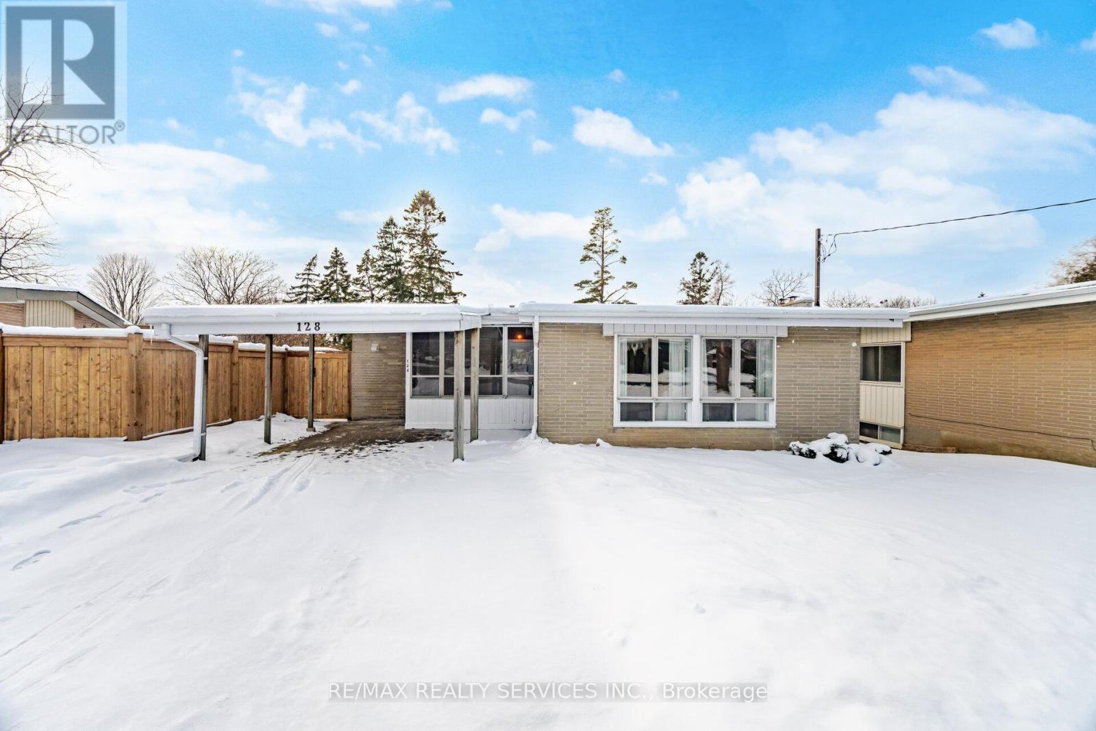 128 HILLCREST DRIVE, Whitby, Ontario