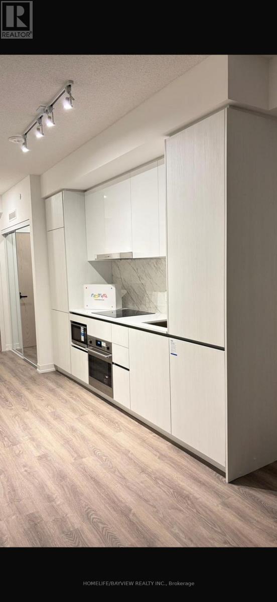 1211 - 8 Interchange Way, Vaughan, Ontario  L4K 4Z7 - Photo 6 - N12636488