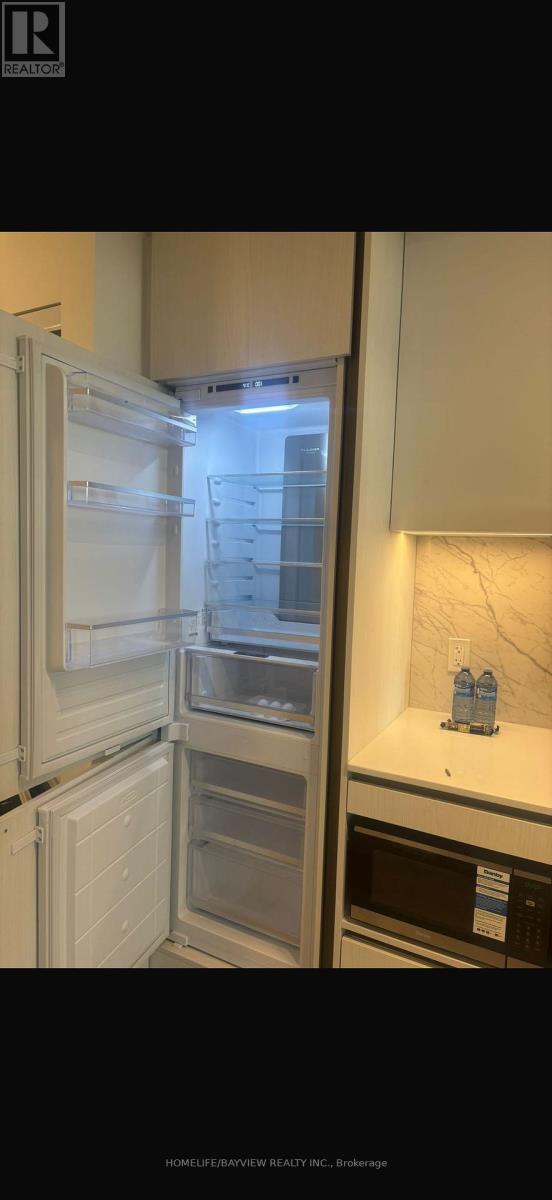 1211 - 8 Interchange Way, Vaughan, Ontario  L4K 4Z7 - Photo 8 - N12636488