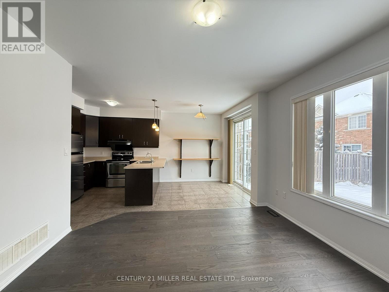 110 Gladys Clarkson Drive, Whitchurch-Stouffville, Ontario  L4A 0R3 - Photo 10 - N12636530