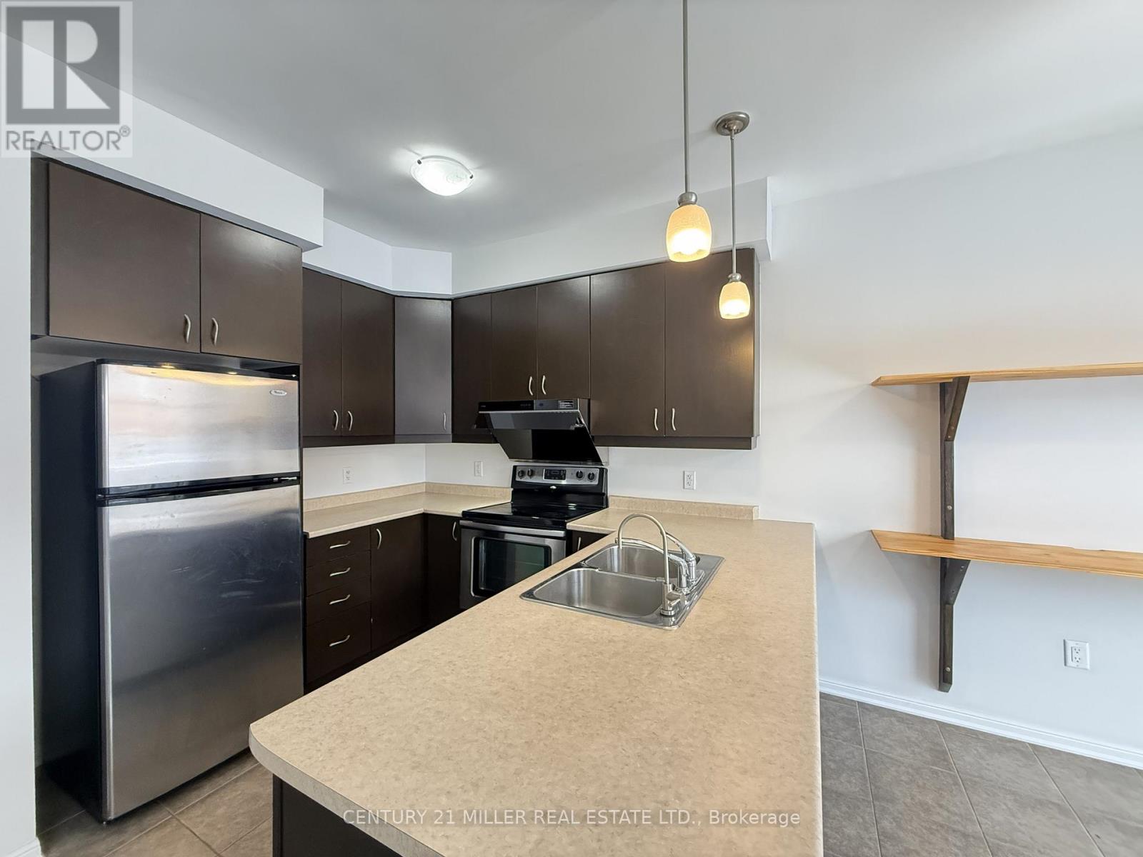 110 Gladys Clarkson Drive, Whitchurch-Stouffville, Ontario  L4A 0R3 - Photo 6 - N12636530