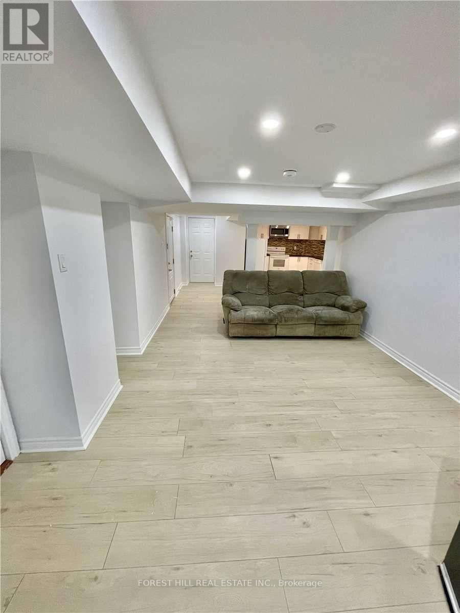 Lower - 432 Sydor Court, Newmarket, Ontario  L3X 2Y6 - Photo 5 - N12636534